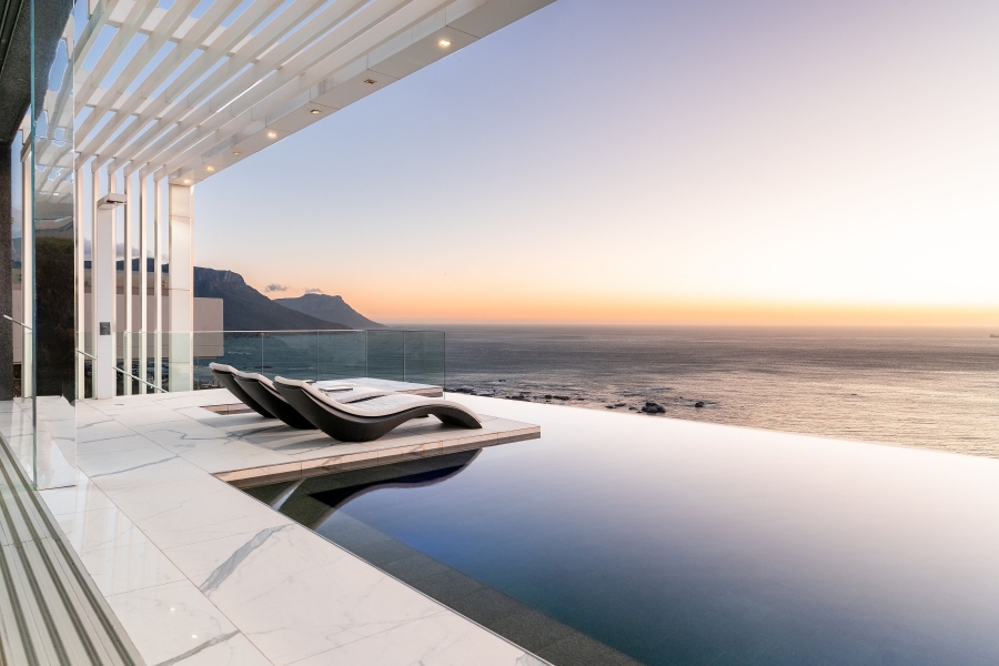 7 Bedroom Property for Sale in Clifton Western Cape